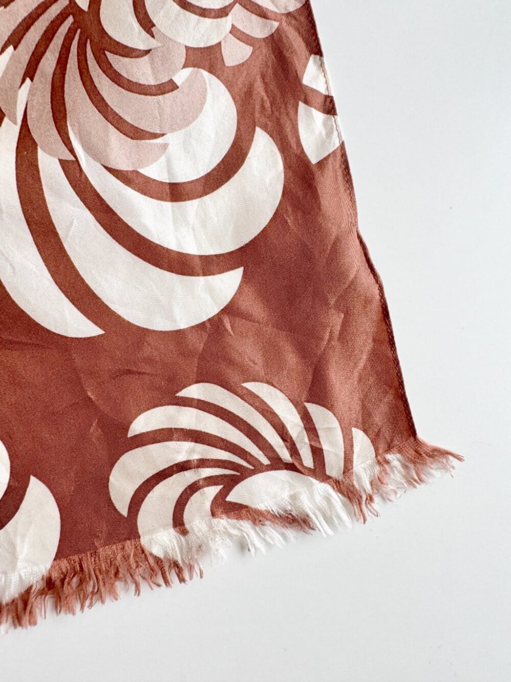 FREY WILLE Brown Ivory Sphinx Motif Silk Twill 69" x 20" Large Scarf Shawl - Picture 14 of 14